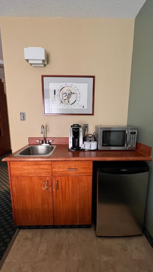 The Frobisher Inn Iqaluit Ngoại thất bức ảnh