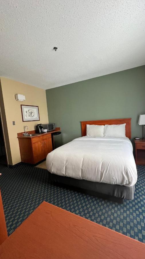 The Frobisher Inn Iqaluit Ngoại thất bức ảnh