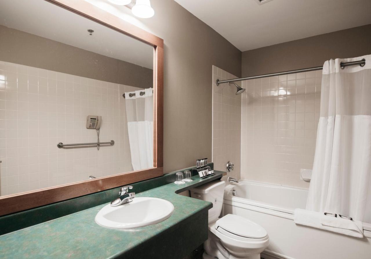 The Frobisher Inn Iqaluit Ngoại thất bức ảnh
