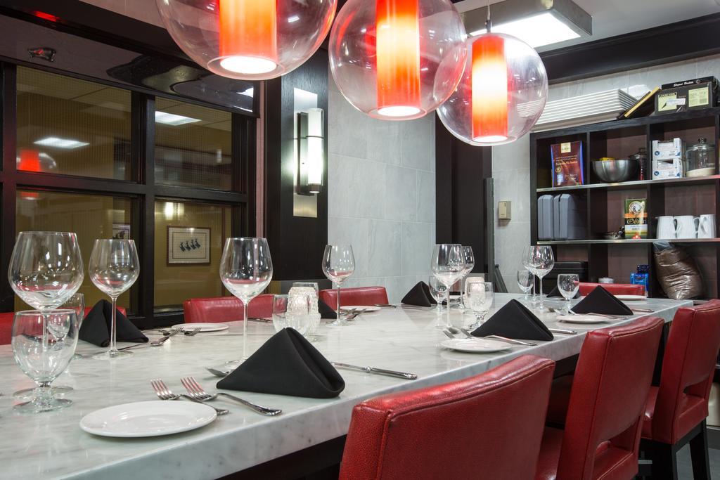 The Frobisher Inn Iqaluit Ngoại thất bức ảnh