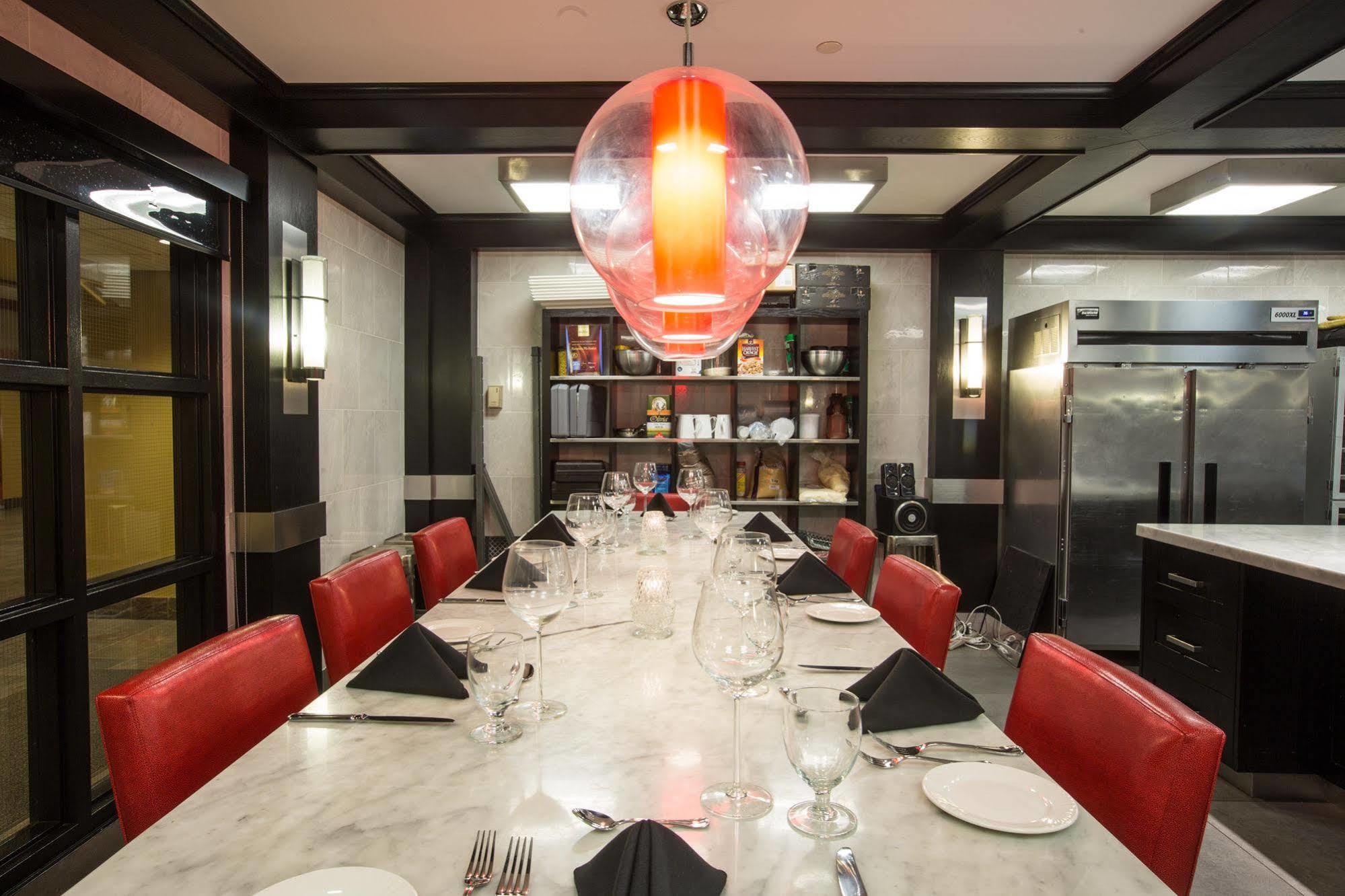 The Frobisher Inn Iqaluit Ngoại thất bức ảnh